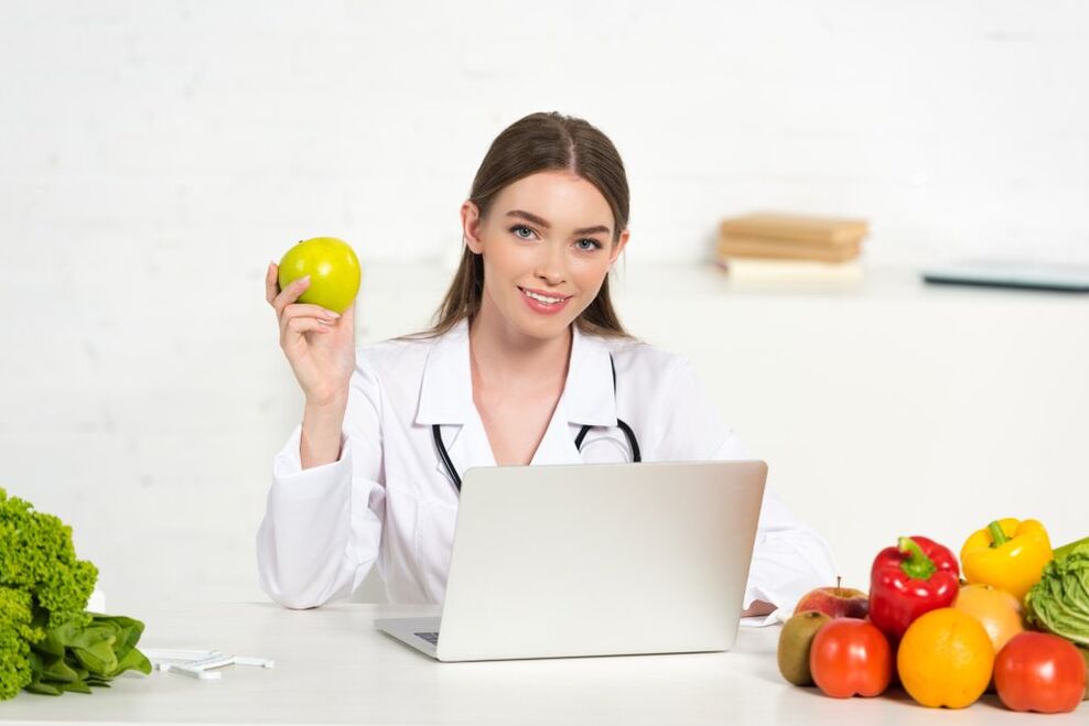 ڈاکٹر hypoallergenic غذا کے لیے پھلوں کی سفارش کرتا ہے۔